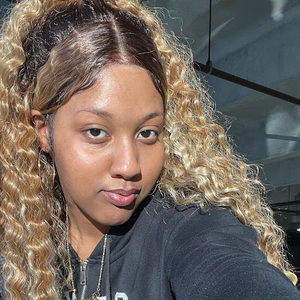 Meet your Posher, Denise gil